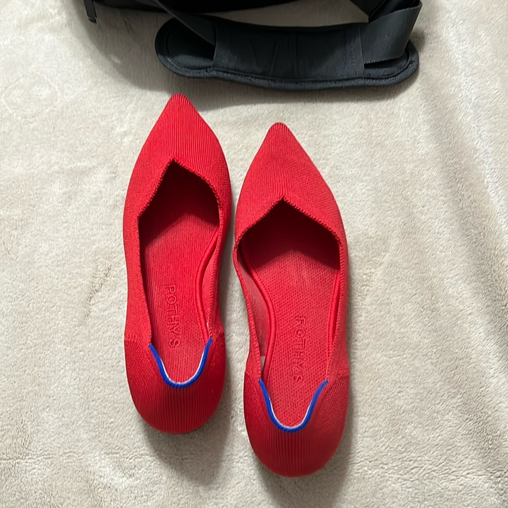 Rothy’s The Point in chili red, size 7